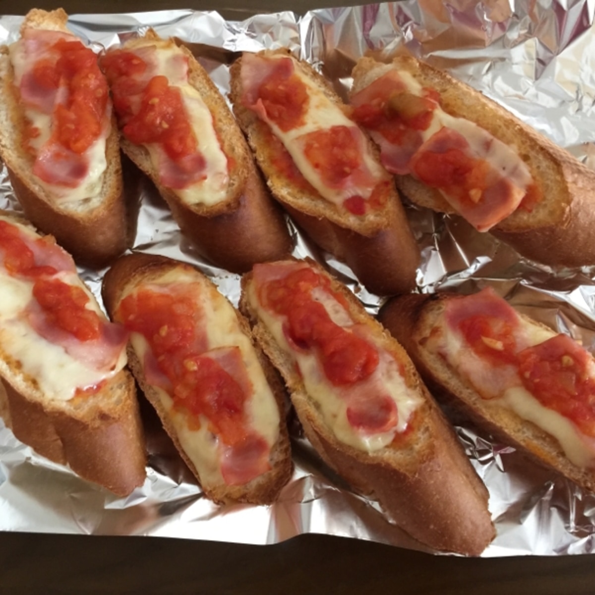 フランスパンでトマトチーズ焼き レシピ 作り方 By Sin1325 楽天レシピ フランスパンでトマトチーズ焼き レシピ 作り方 By Sin1325 楽天レシピ